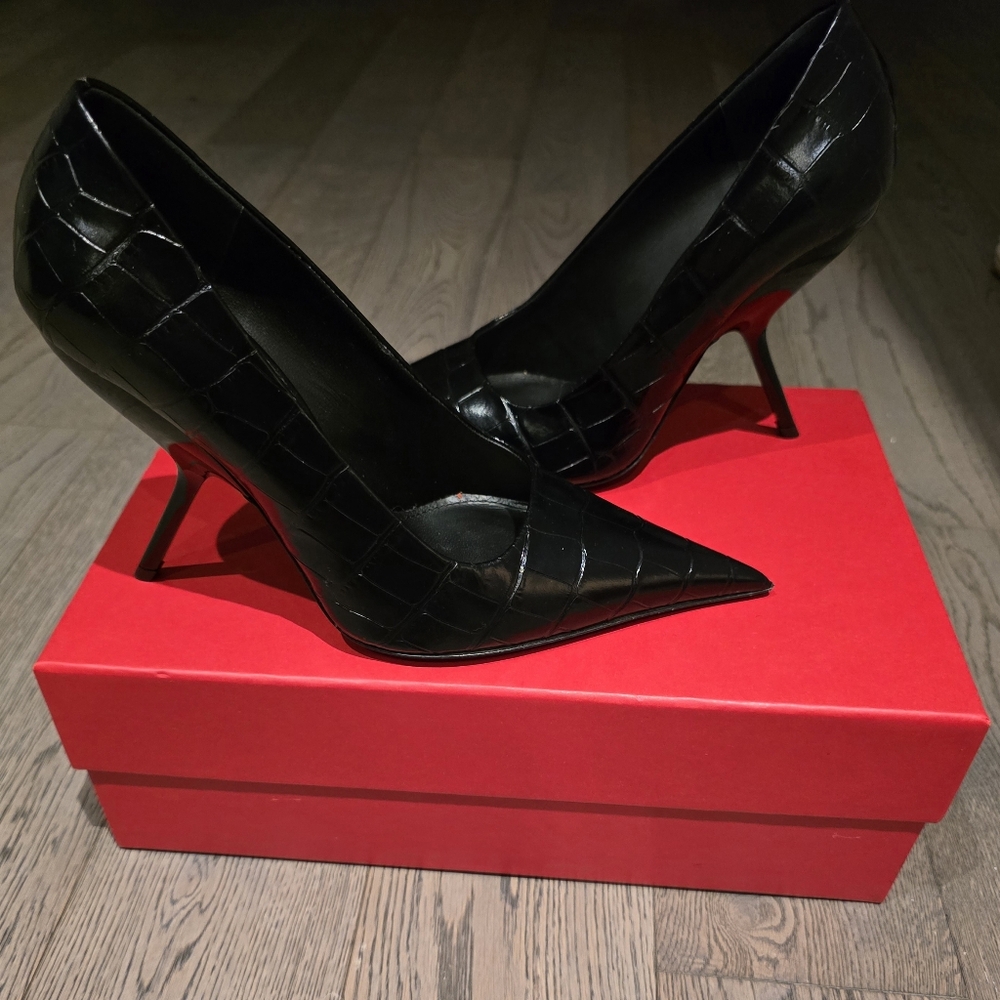 Salvatore Ferragamo 🖤 Black size 8 pumps